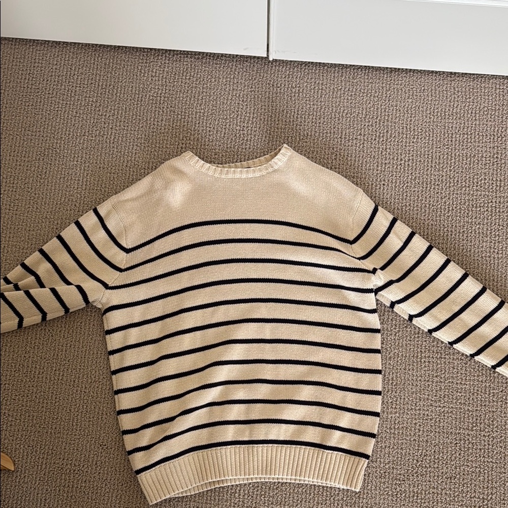 Brandy Melville Cream and Black Crew Neck Sweater